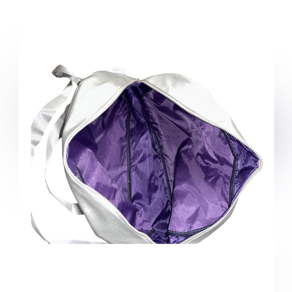 Monat metallic silver shimmer gym duffle bag - Picture 4 of 6